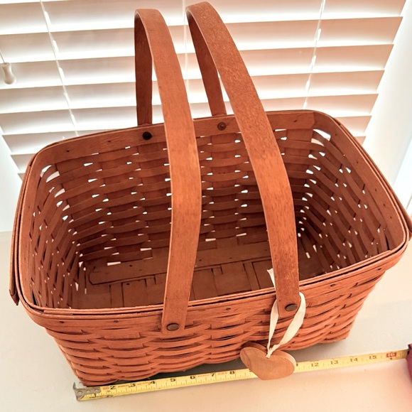 1990 Longaberger Large Market Basket w/ Swing Handles Signed 16”x11.5”x9” Charm - Picture 4 of 16